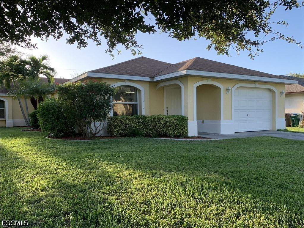 1242 SE 24th Avenue Cape Coral FL 33990 2026017612 image1