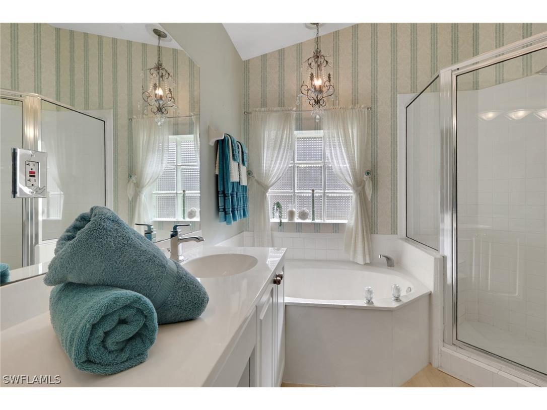 1242 Silverstrand Drive Naples FL 34110 226010605 image6