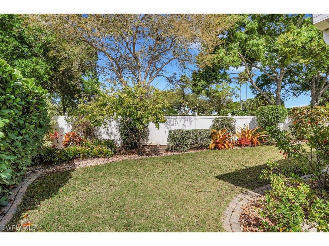 1242 Silverstrand Drive Naples FL 34110 226010605 image7