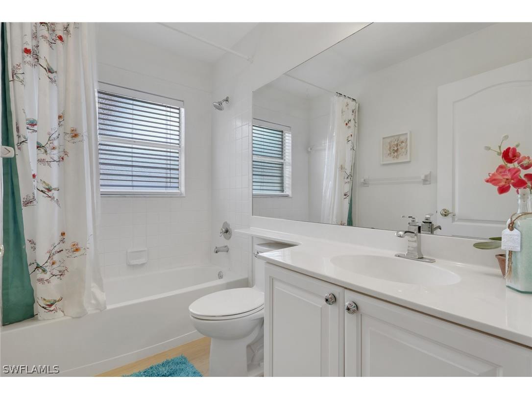 1242 Silverstrand Drive Naples FL 34110 226010605 image9