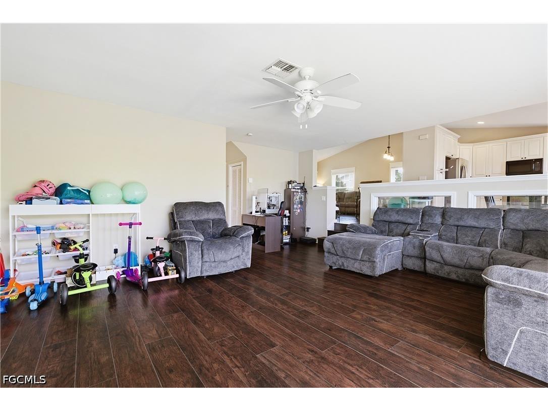 12421 Eagle Pointe Circle Fort Myers FL 33913 2026013408 image17