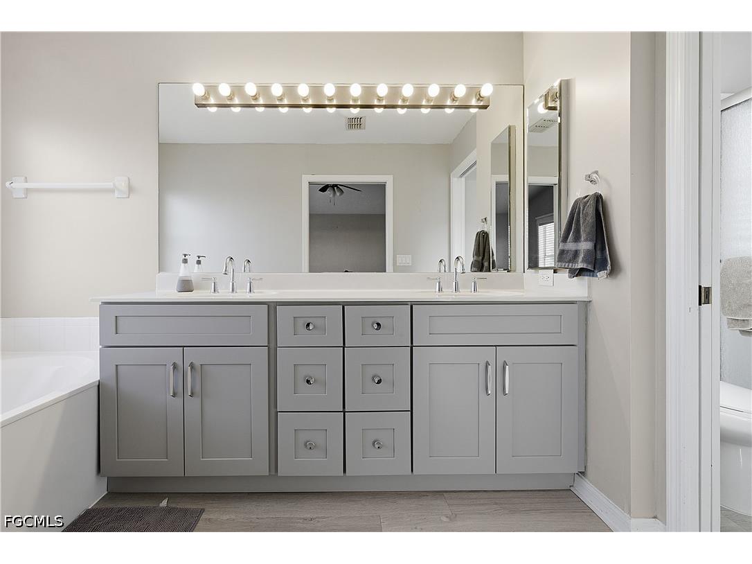 12421 Eagle Pointe Circle Fort Myers FL 33913 2026013408 image21