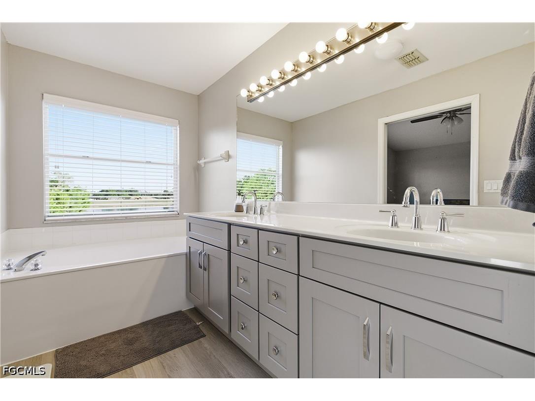 12421 Eagle Pointe Circle Fort Myers FL 33913 2026013408 image22