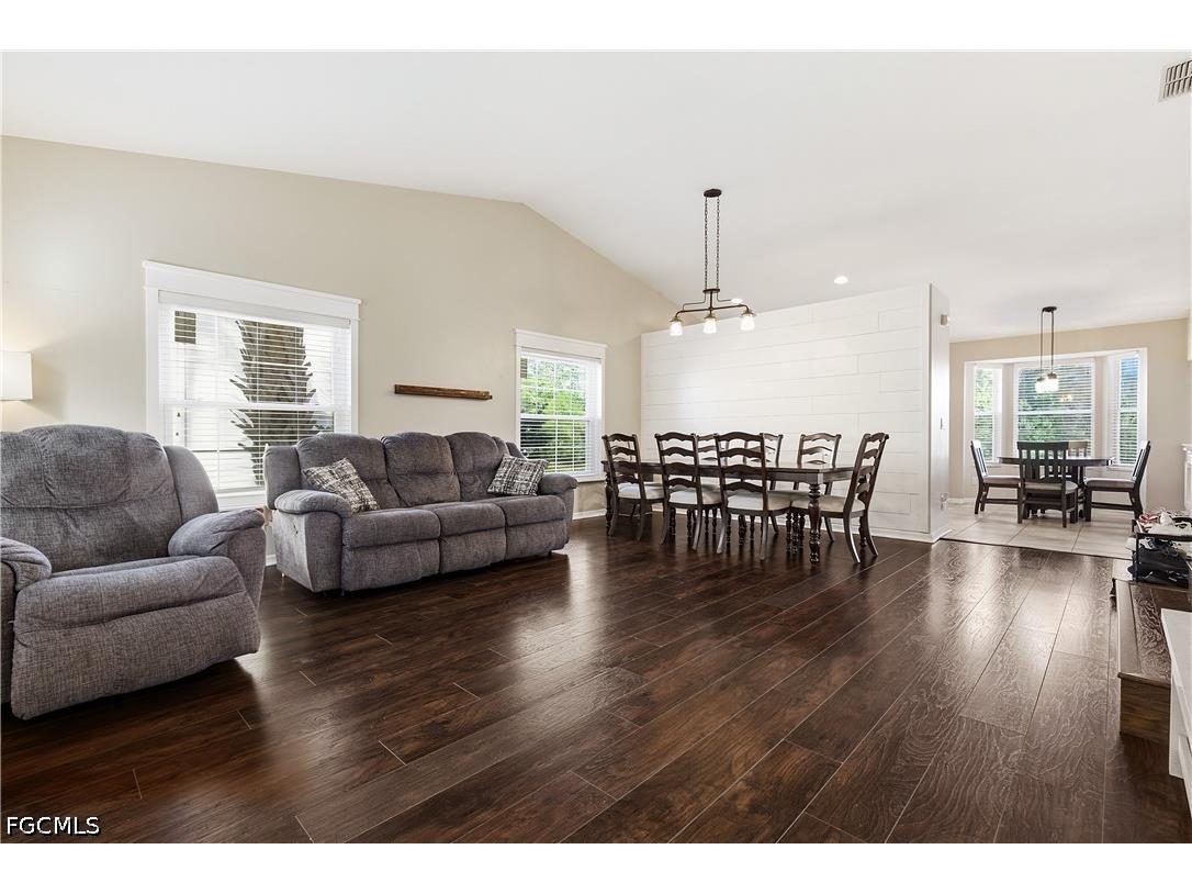 12421 Eagle Pointe Circle Fort Myers FL 33913 2026013408 image5