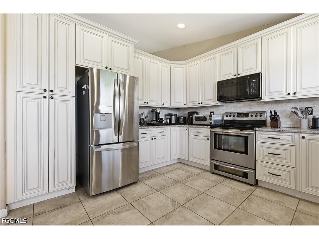 12421 Eagle Pointe Circle Fort Myers FL 33913 2026013408 image9