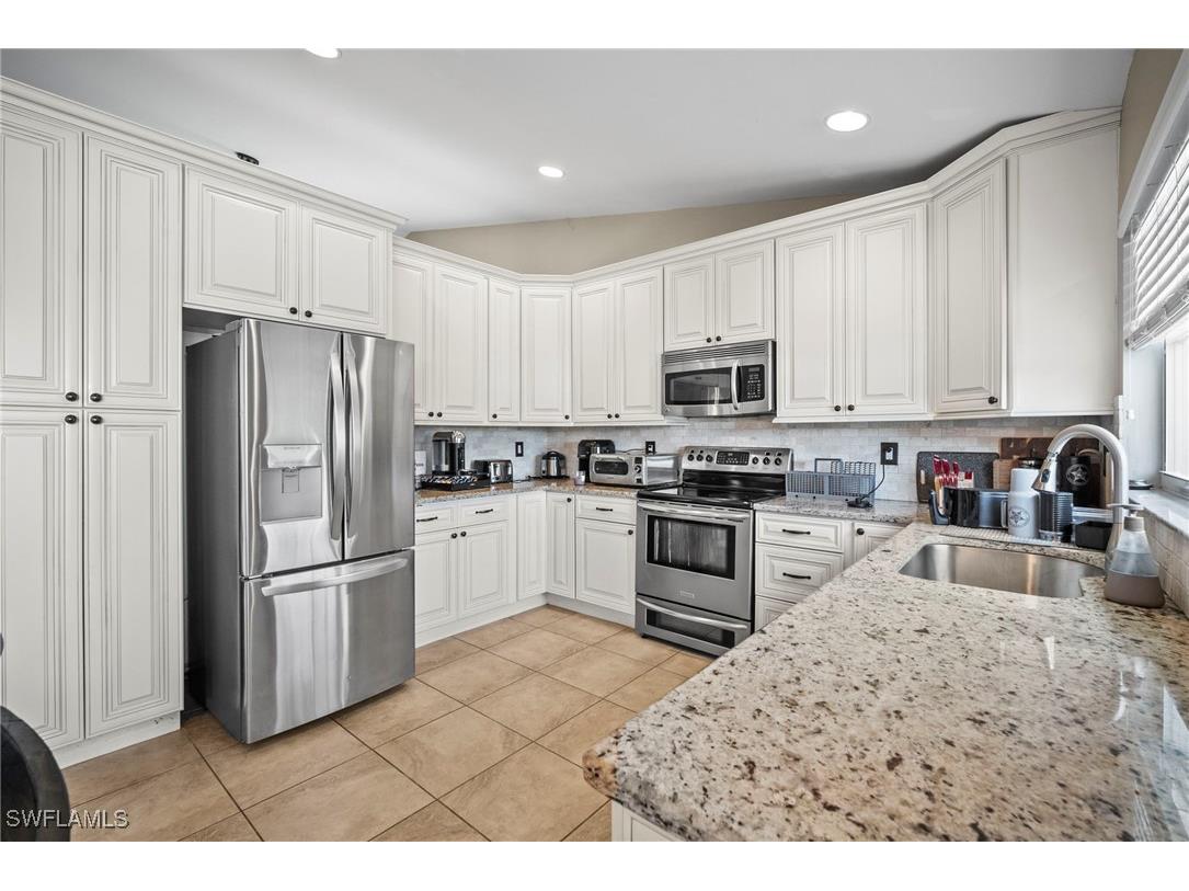 12421 Eagle Pointe Circle Fort Myers FL 33913 225068305 image3