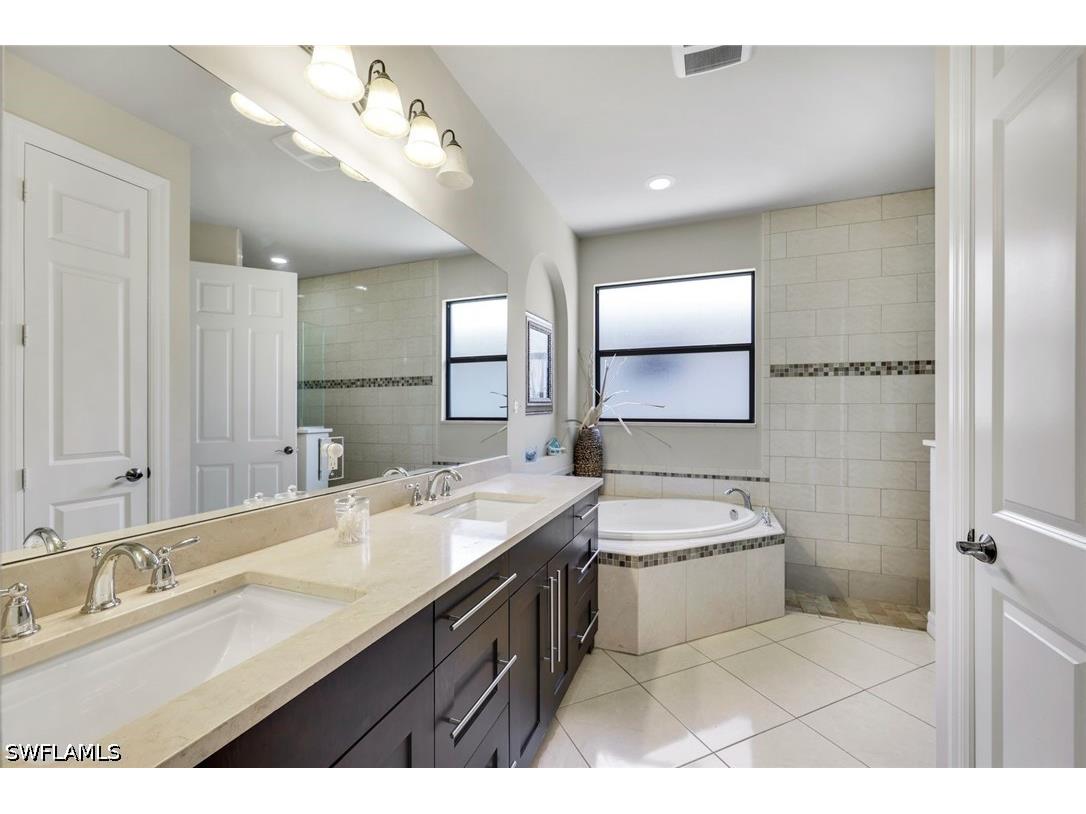 1243 Briarwood Court Naples FL 34104 226018956 image10