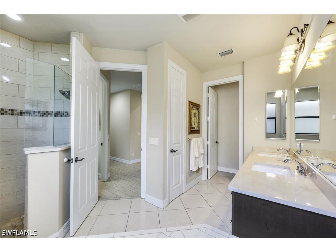 1243 Briarwood Court Naples FL 34104 226018956 image11