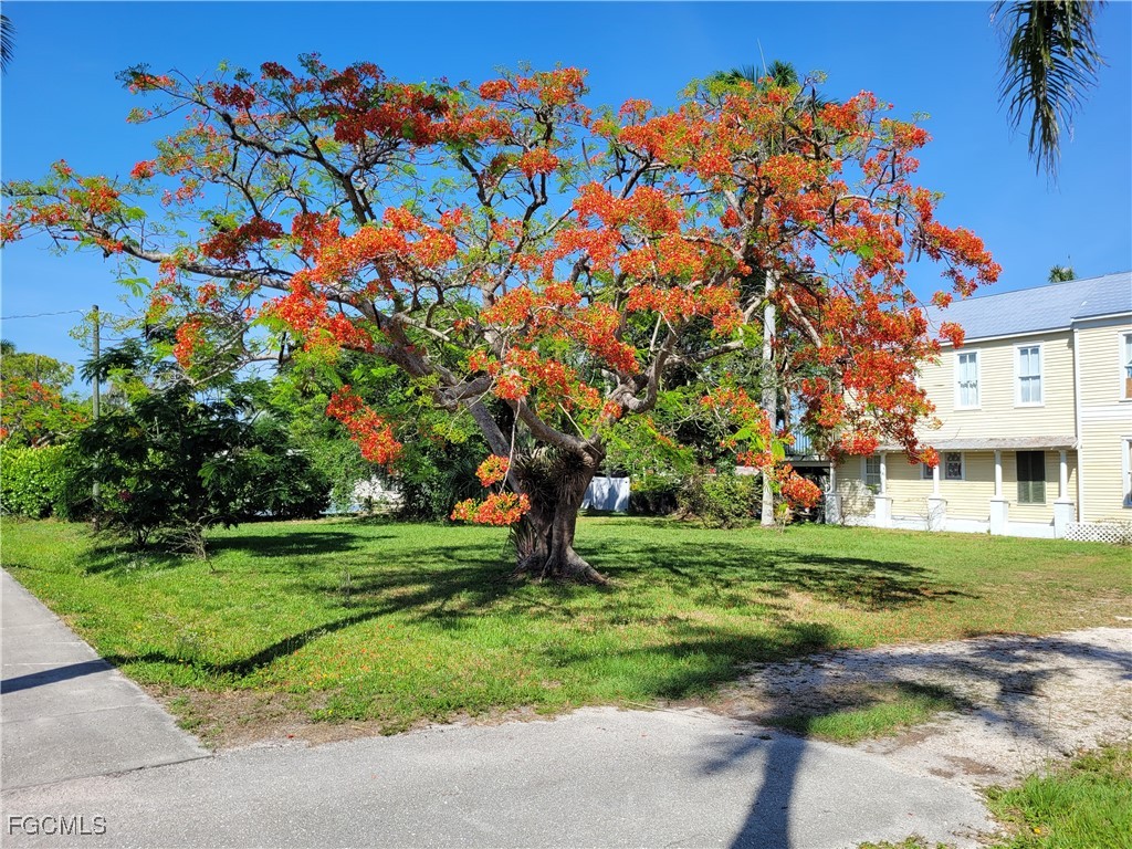 12430 Mcgregor Boulevard Fort Myers FL 33919 2025019835 image1