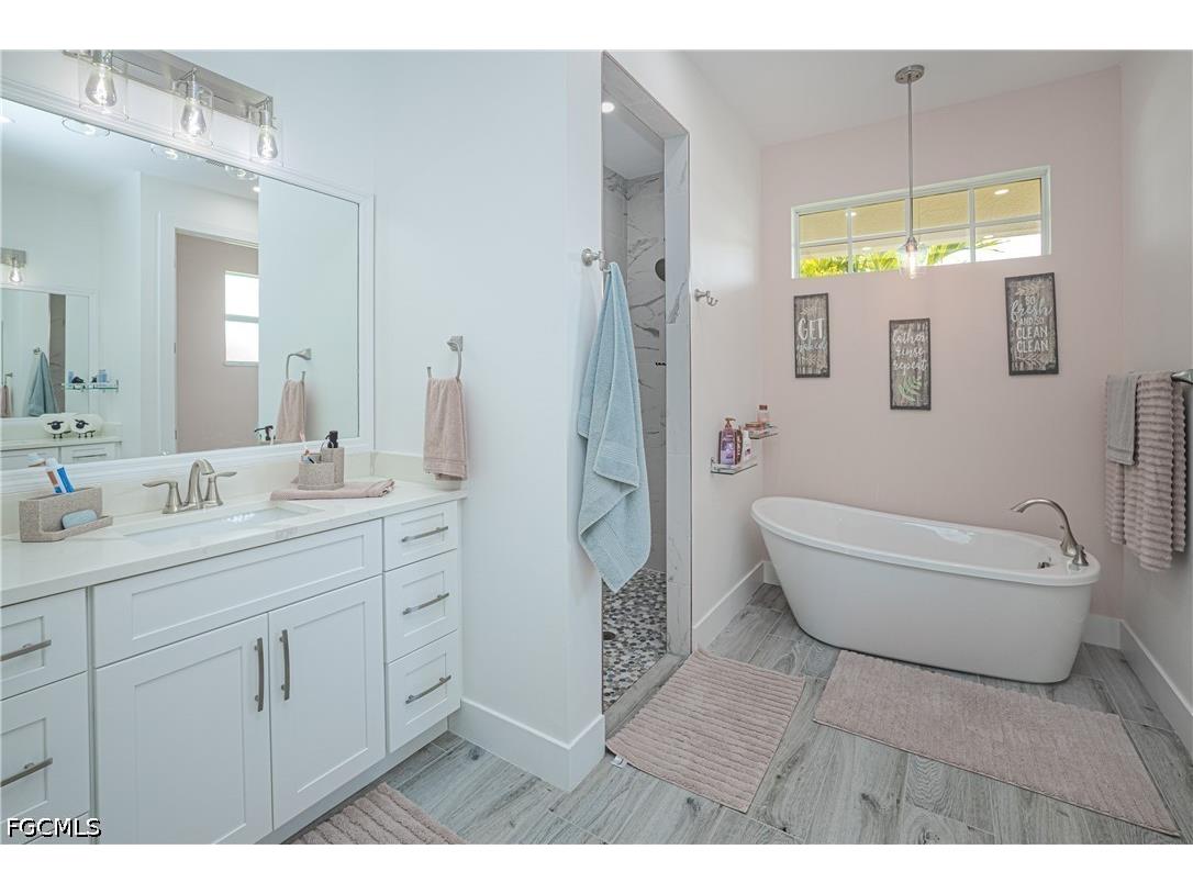 1244 NW 37th Avenue Cape Coral FL 33993 2026015092 image23