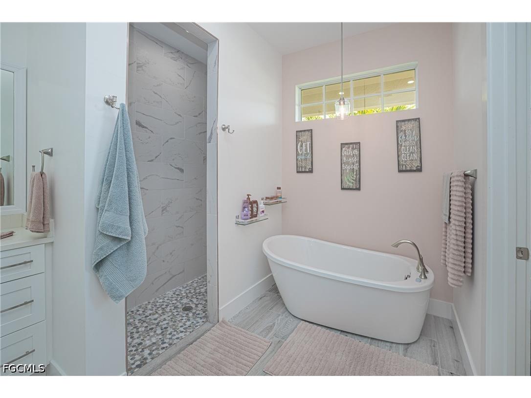 1244 NW 37th Avenue Cape Coral FL 33993 2026015092 image25