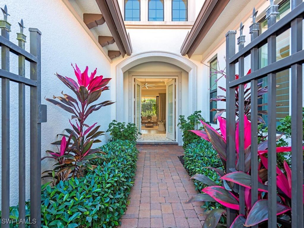 12443 Wisteria Drive Naples FL 34120 225067860 image1