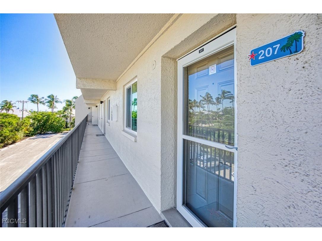 1246 Fulgur Street #207 Sanibel FL 33957 2025006245 image8