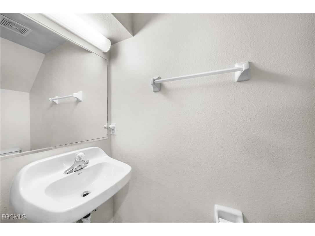 1246 Rio De Janeiro Avenue #505 Punta Gorda FL 33983 2025020237 image11