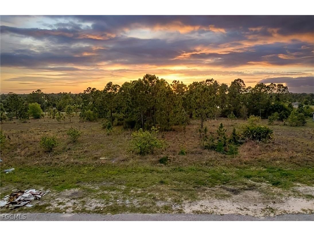 1247 Columbus Boulevard Fort Myers FL 33913 2026010733 image1