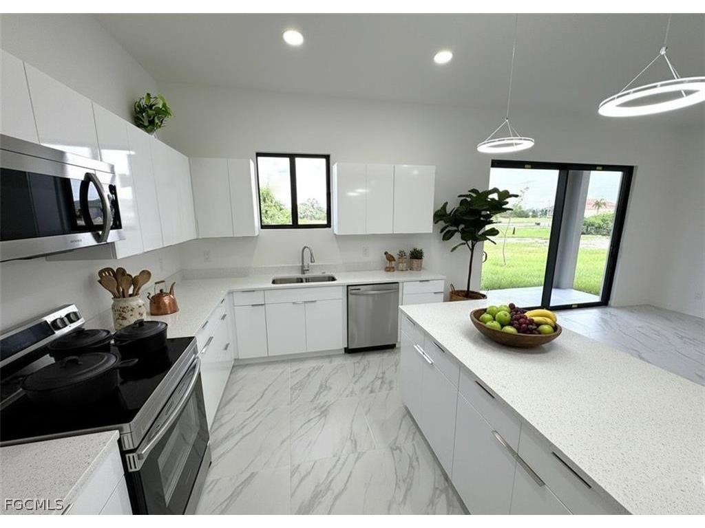 1247 Kismet Parkway W Cape Coral FL 33993 2026003555 image12