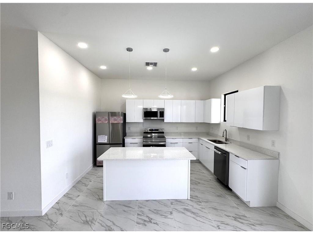 1247 Kismet Parkway W Cape Coral FL 33993 2026003555 image8