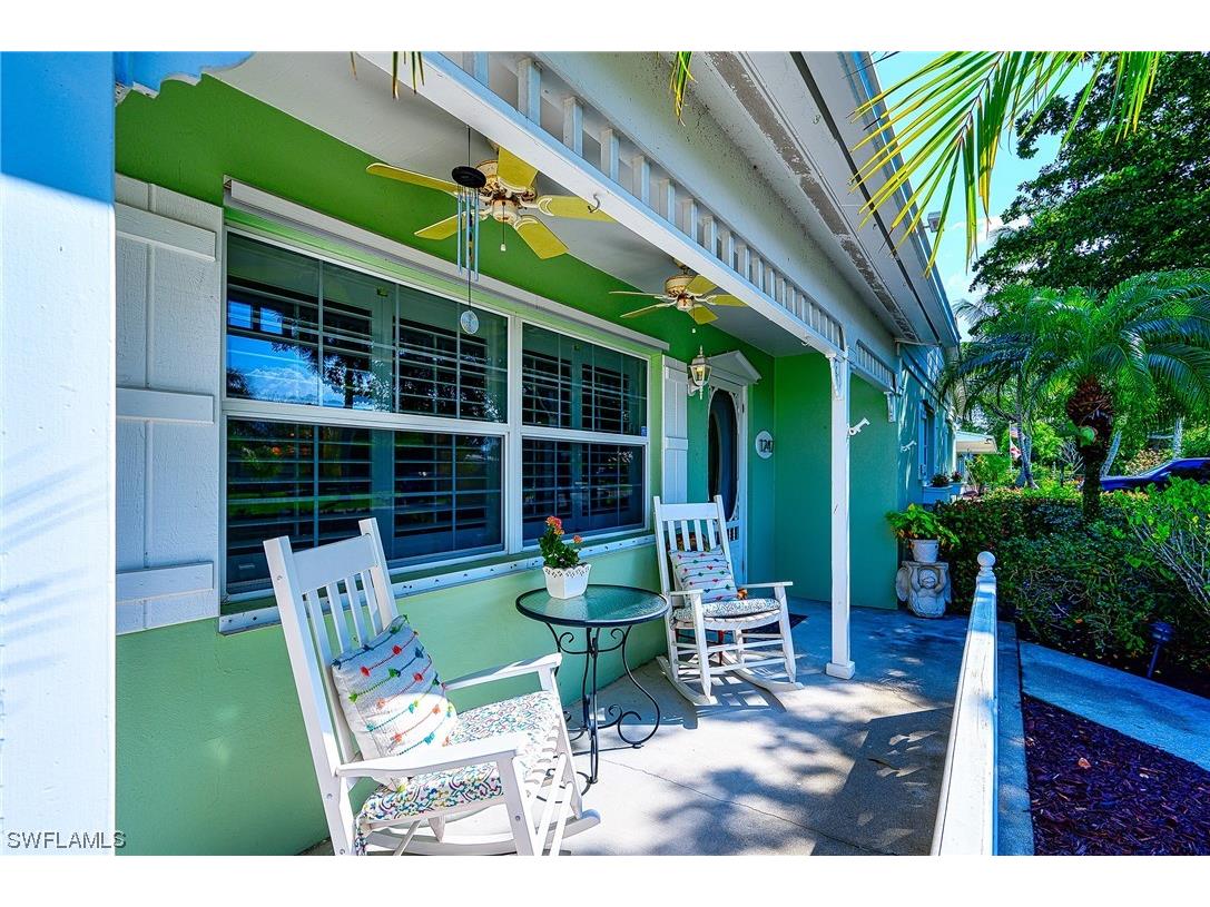 1247 Royal Palm Drive Naples FL 34103 224023185 image1