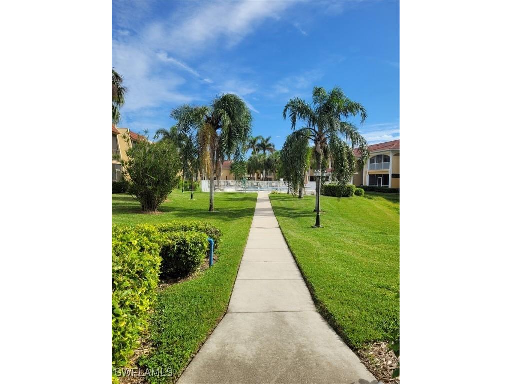 12471 Mcgregor Boulevard #10 Fort Myers FL 33919 224093923 image1
