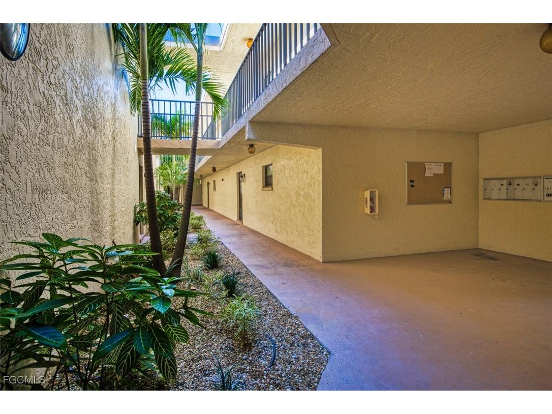 12471 Mcgregor Boulevard #12 Fort Myers FL 33919 2025017296 image7