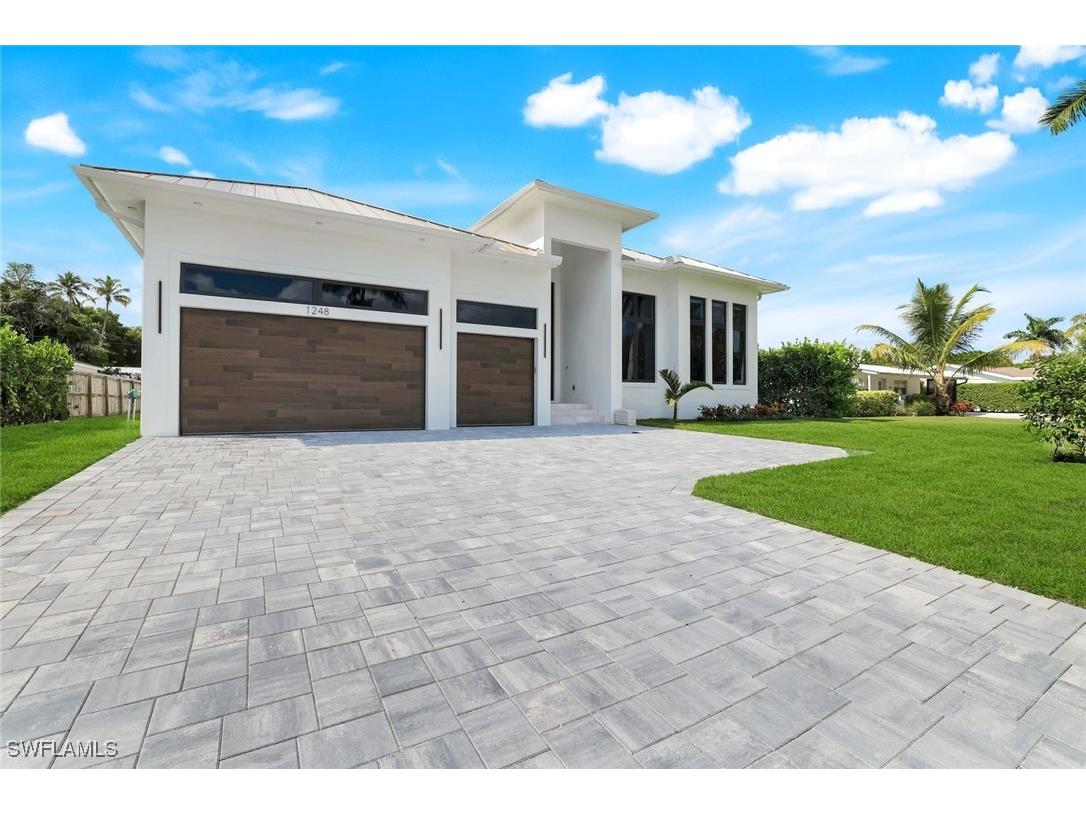 1248 13th Avenue N Naples FL 34102 225067324 image1