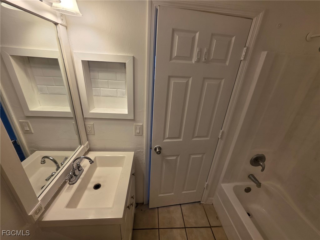 1248 Columbus Boulevard #B Fort Myers FL 33913 2025025865 image3