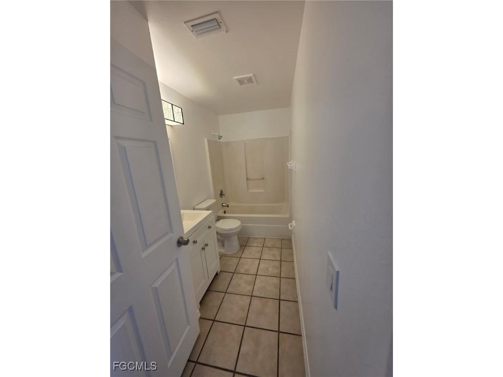 1248 Columbus Boulevard #B Fort Myers FL 33913 2025025865 image8