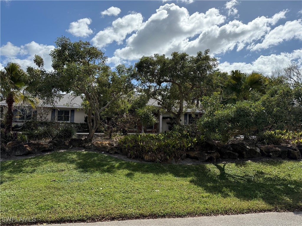 1248 Lastrada Lane Naples FL 34103 224084829 image1