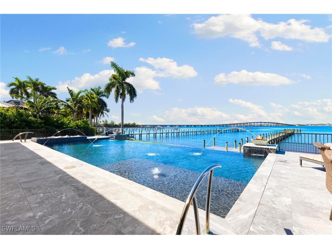 12484 Riverside Drive Fort Myers FL 33919 225081201 image4