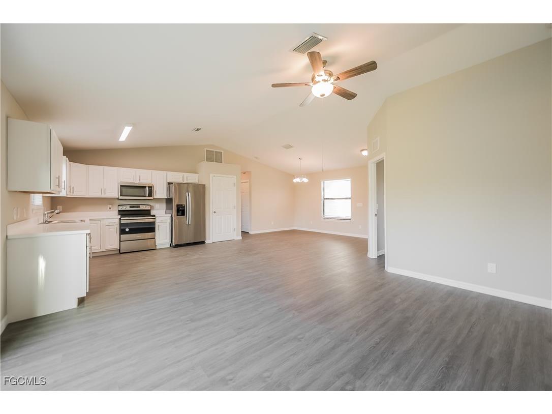 1249 Cordoba Street E Lehigh Acres FL 33974 2025020862 image3