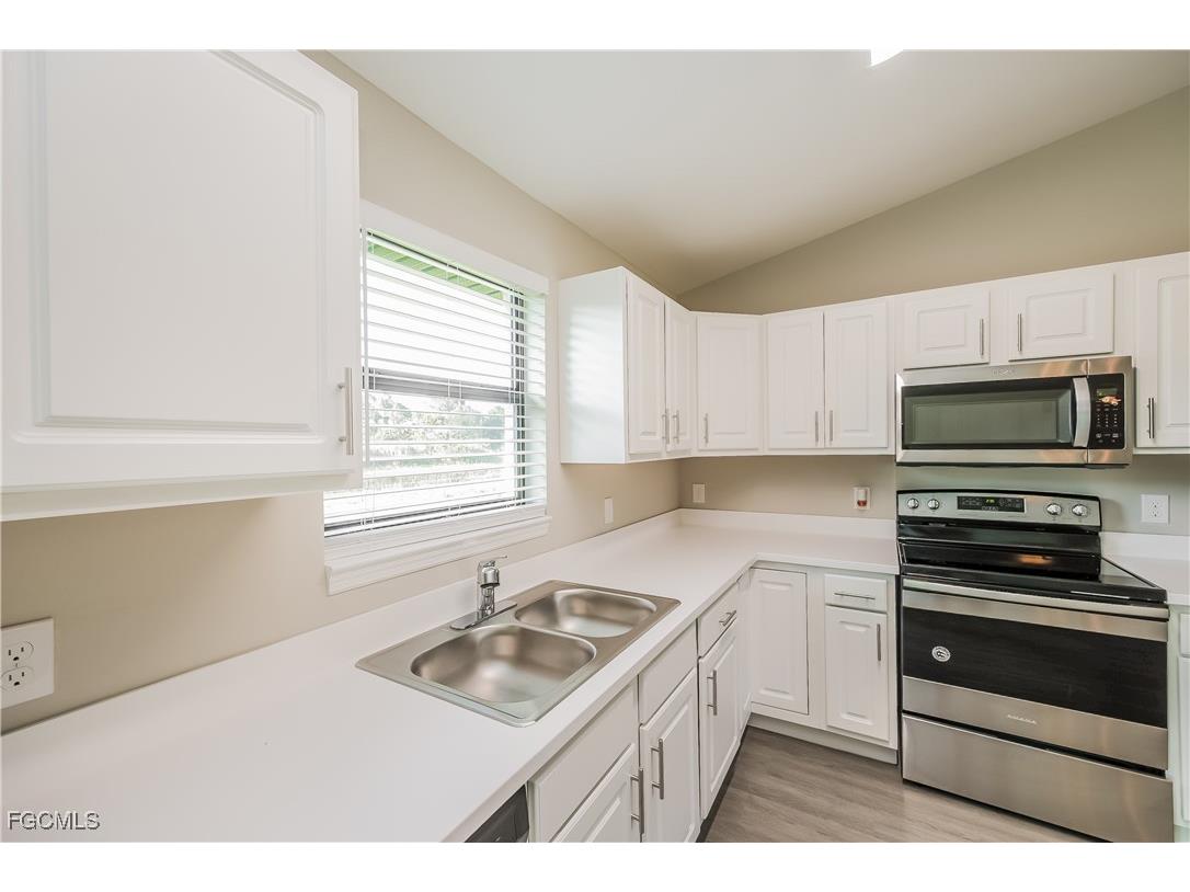 1249 Cordoba Street E Lehigh Acres FL 33974 2025020862 image5