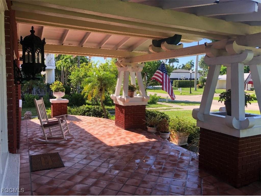 1249 Osceola Drive Fort Myers FL 33901 2025016791 image5