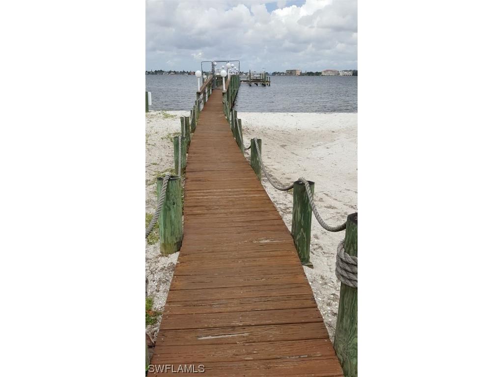 12498 Riverside Drive E Drive #104 Fort Myers FL 33919 223089390 image1