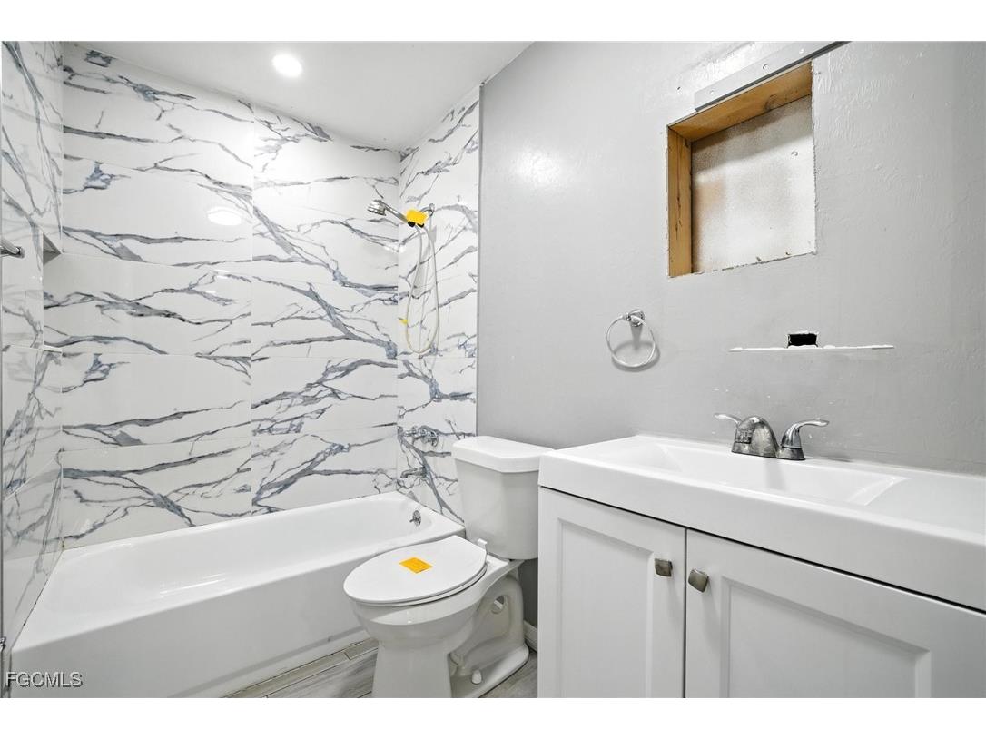 125/127 Gordon Avenue S Lehigh Acres FL 33973 2025011761 image28