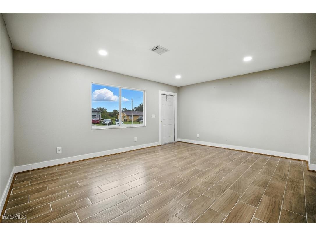 125/127 Gordon Avenue S Lehigh Acres FL 33973 2025011761 image3