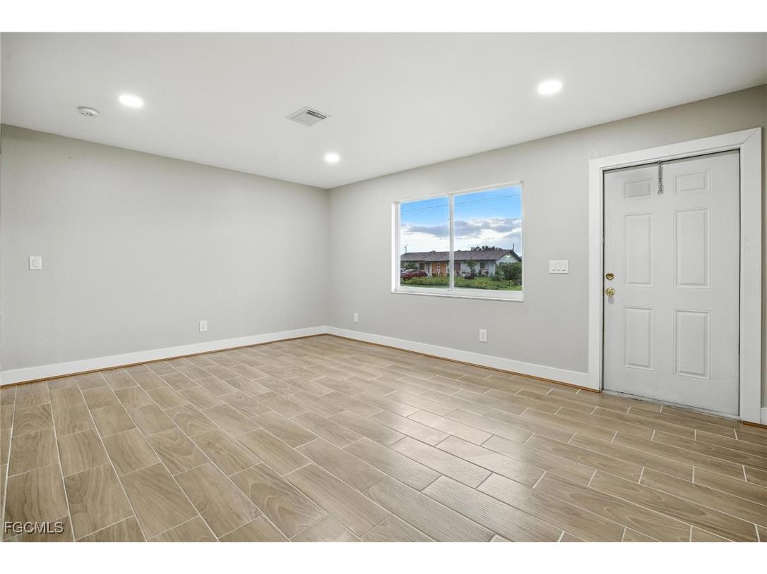 125/127 Gordon Avenue S Lehigh Acres FL 33973 2025011761 image4