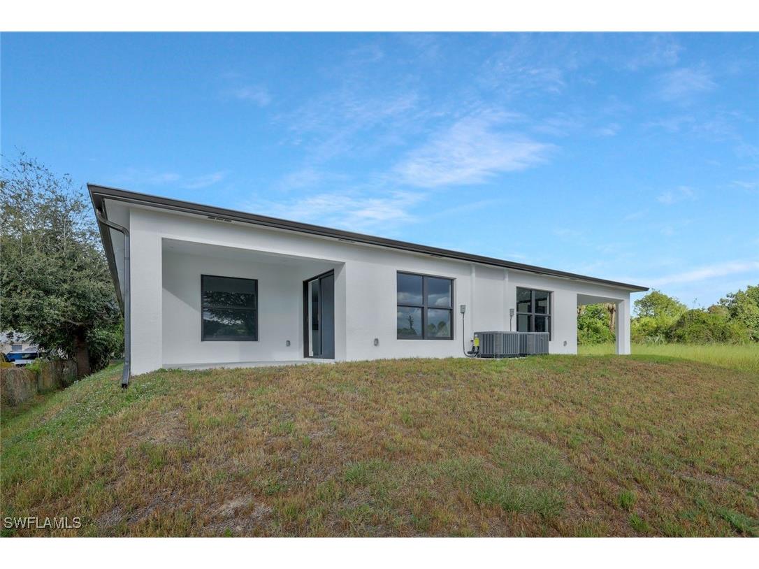 125/127 Holland Street North Fort Myers FL 33917 225081200 image23