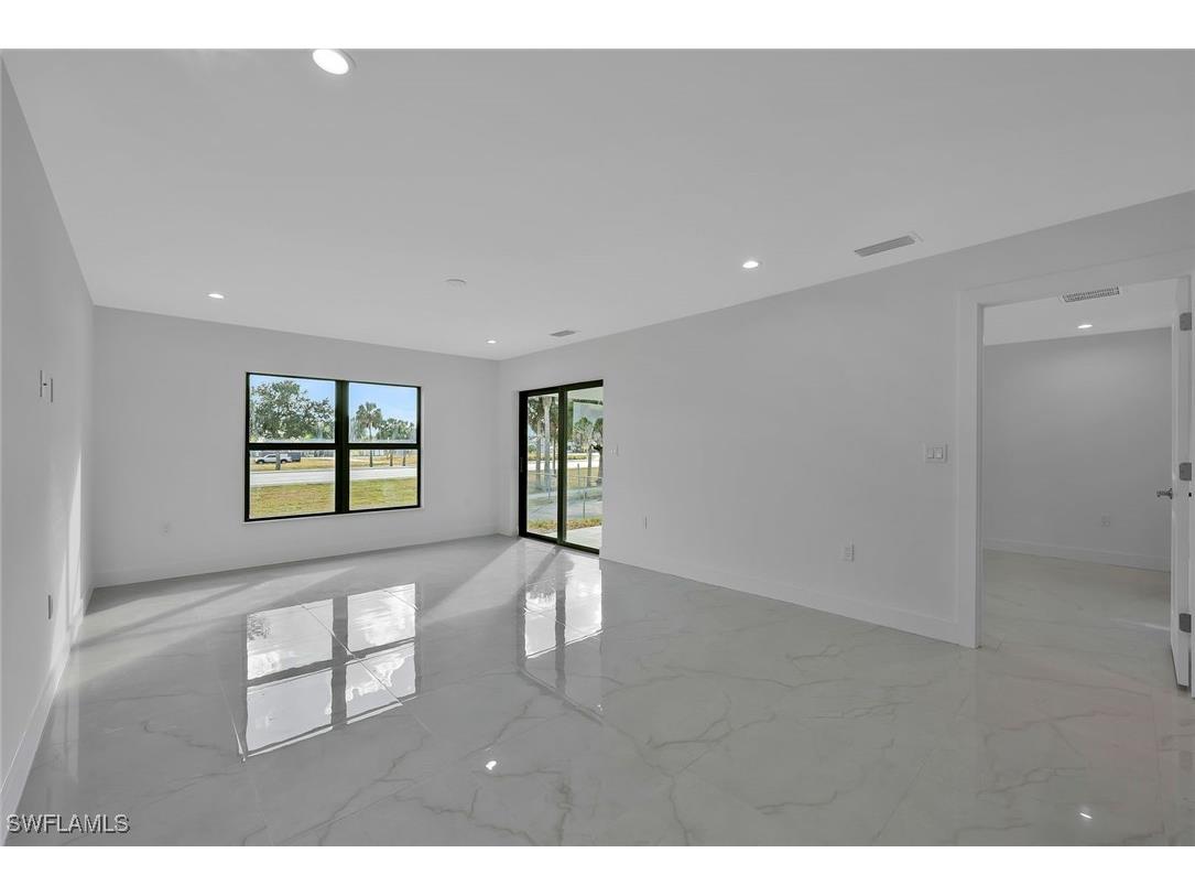 125/127 Holland Street North Fort Myers FL 33917 225081200 image3