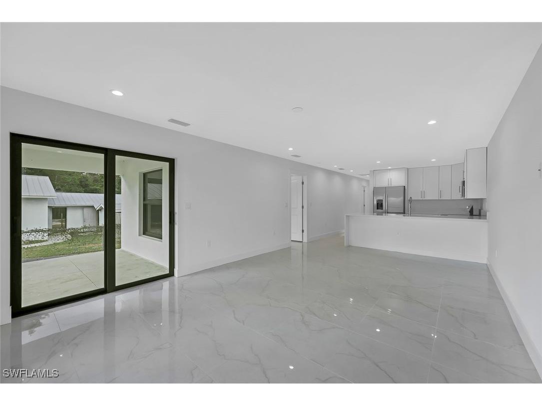 125/127 Holland Street North Fort Myers FL 33917 225081200 image6