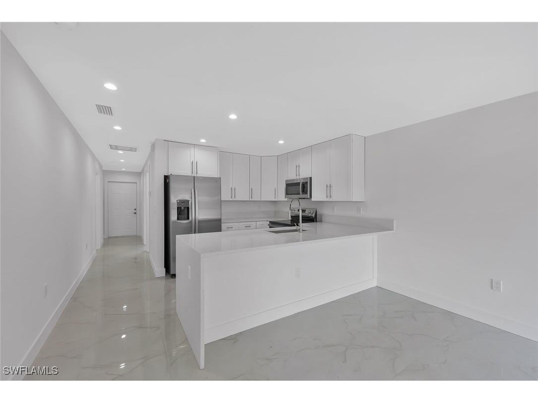 125/127 Holland Street North Fort Myers FL 33917 225081200 image7