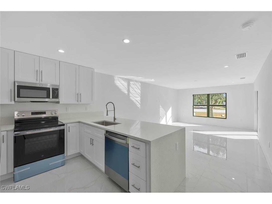 125/127 Holland Street North Fort Myers FL 33917 225081200 image8