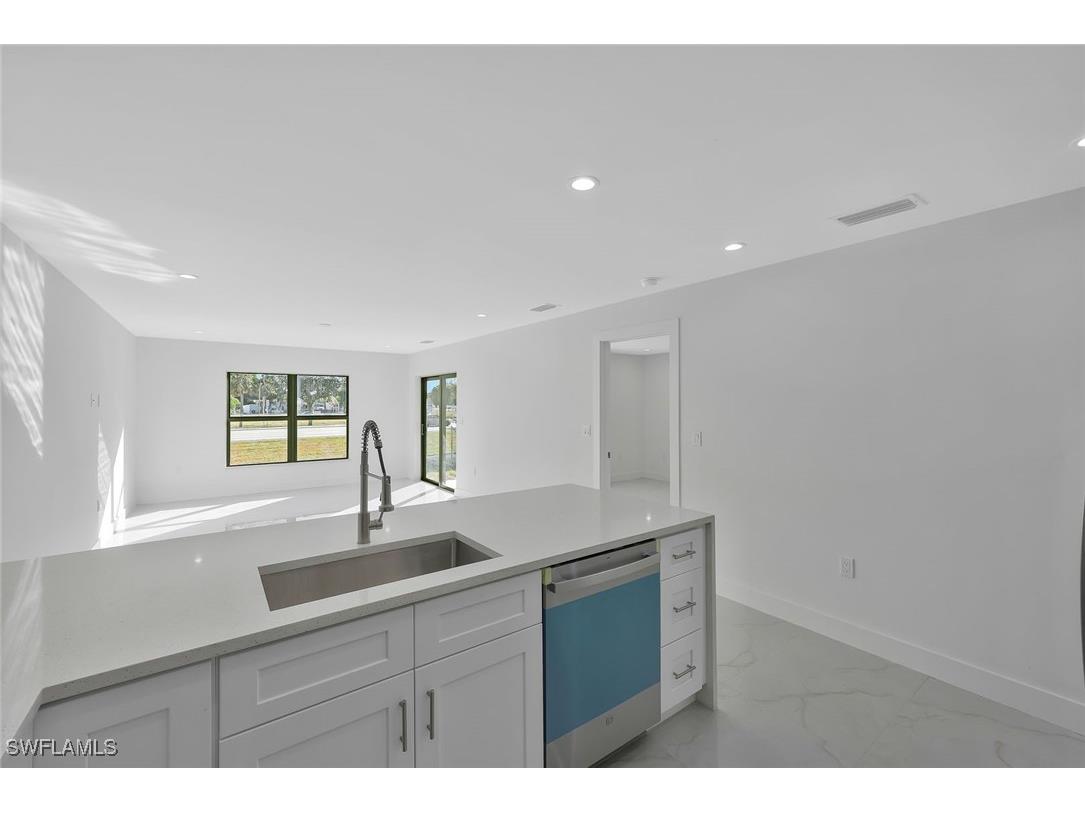 125/127 Holland Street North Fort Myers FL 33917 225081200 image9