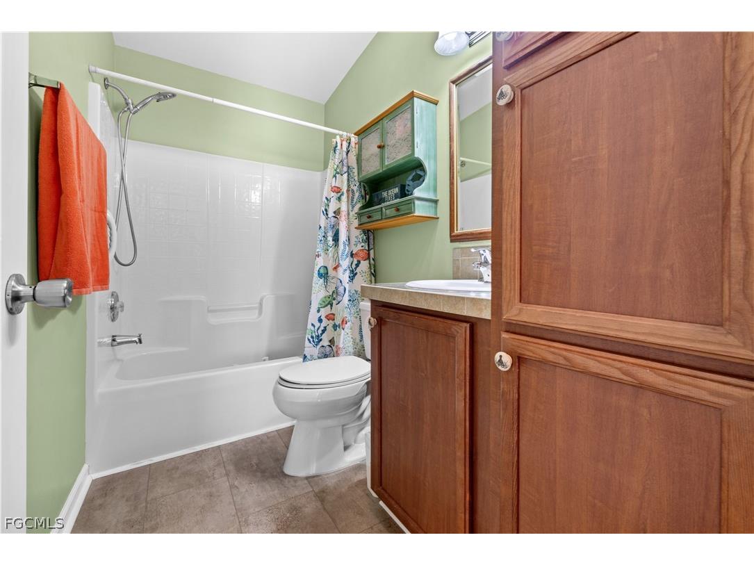 125 NE 11th Place Cape Coral FL 33909 2026010405 image17
