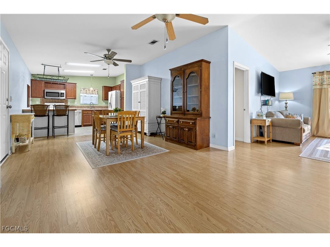 125 NE 11th Place Cape Coral FL 33909 2026010405 image5