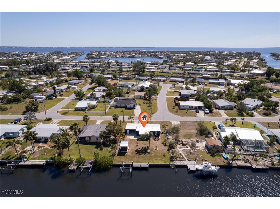 125 Palmetto Circle NE Port Charlotte FL 33952 2025018040 image2