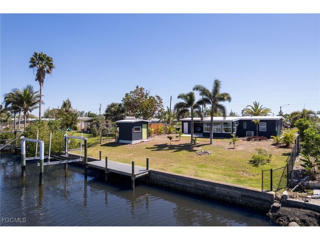 125 Palmetto Circle NE Port Charlotte FL 33952 2025018040 image3