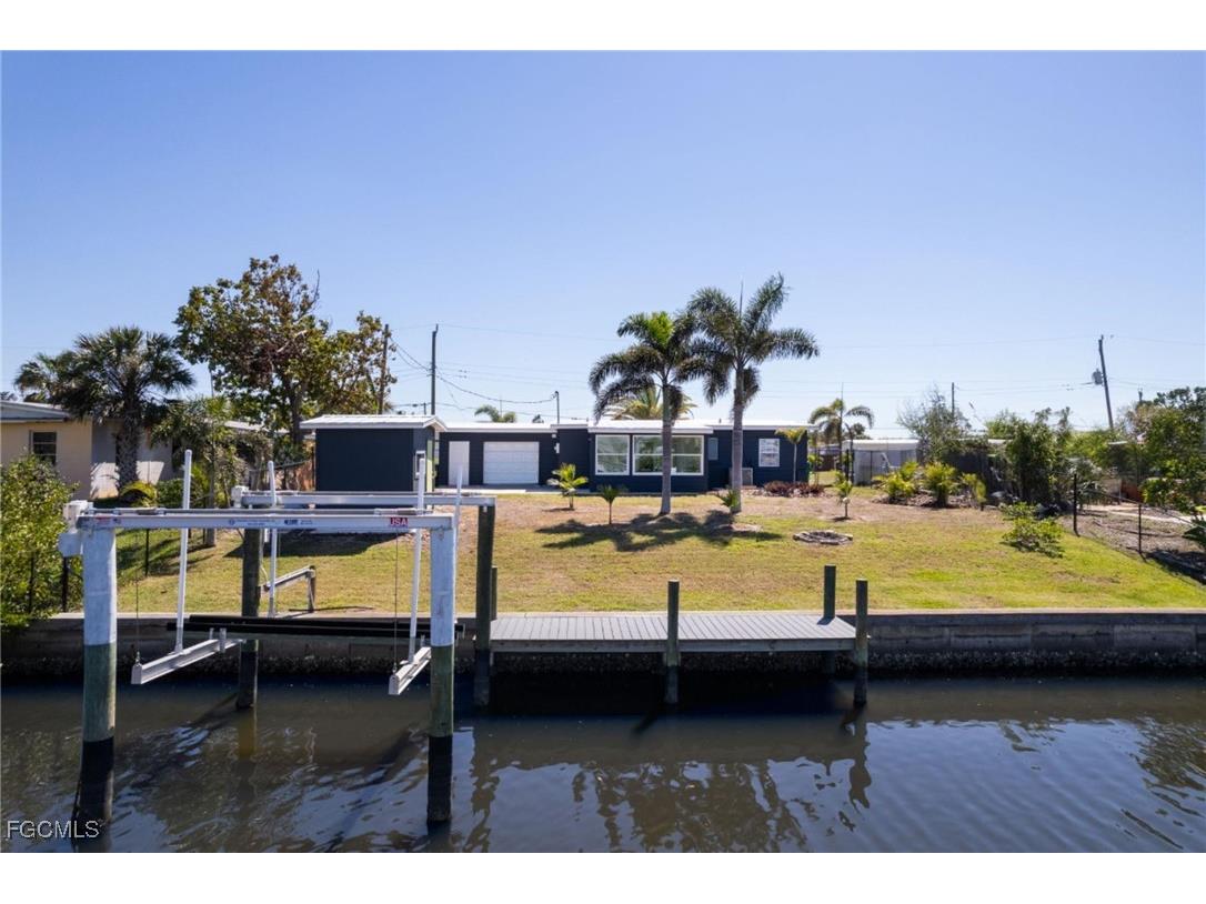 125 Palmetto Circle NE Port Charlotte FL 33952 2025018040 image4