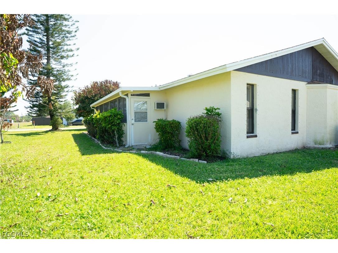 125 Sebring Circle Lehigh Acres FL 33936 2026013794 image3
