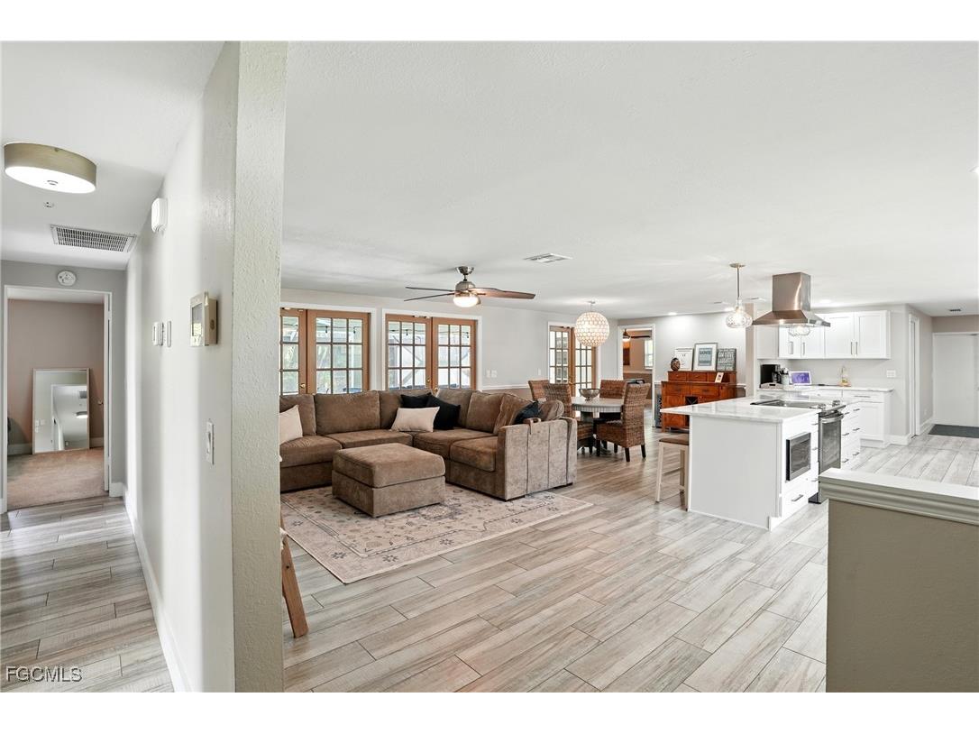 1250 Kasamada Drive Fort Myers FL 33919 2025020778 image11