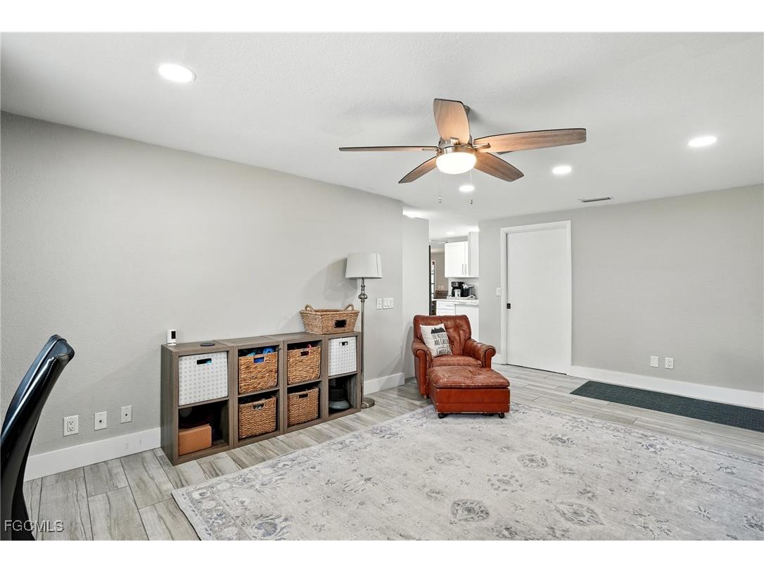 1250 Kasamada Drive Fort Myers FL 33919 2025020778 image18